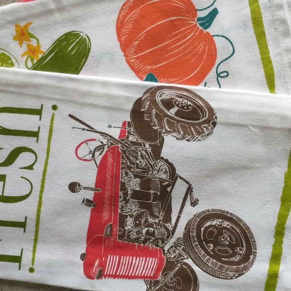 🍒 MuKitchen Farm Fresh Dishtowel - Picture 2 of 4